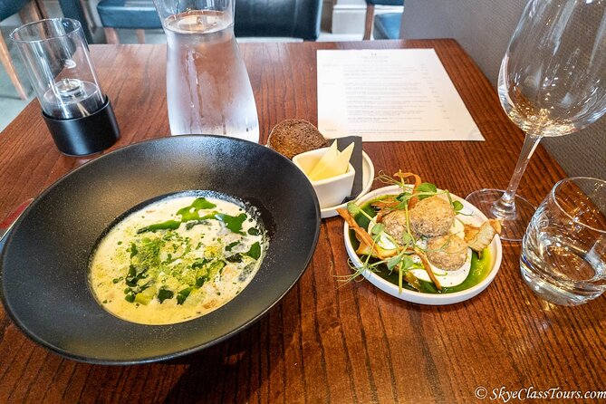Tailored Premium Edinburgh Food Tour with Highest Quality Dishes - Old Town Edinburgh: UNESCO Streets and Restaurants That Know the Score