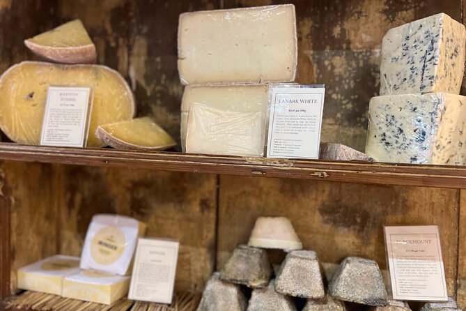 Taste Of Edinburgh Food Tour With All Food & Drinks Included - St Giles’ Cathedral to Edinburgh Castle views: the tour’s smart starting point
