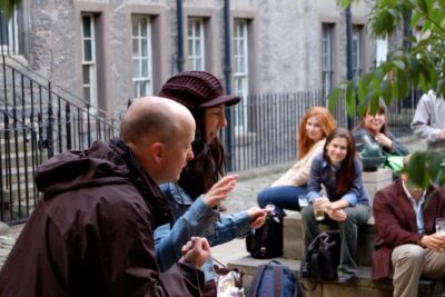 The Edinburgh Literary Pub Tour - The Old Town walk: lanes, courtyards, and story-shaped corners