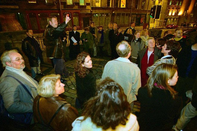 The Edinburgh Literary Pub Tour - Writers and themes you’ll actually recognize