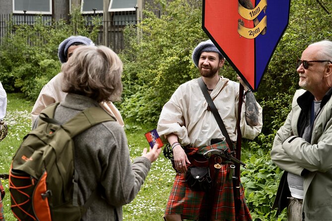 The History Behind Outlander Tour - Mercat Cross: Where Edinburgh’s Traditions and Public Life Meet