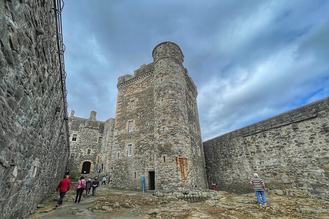 Ultimate Outlander Day Tour - The optional whisky distillery: easy to love, but pre-book it