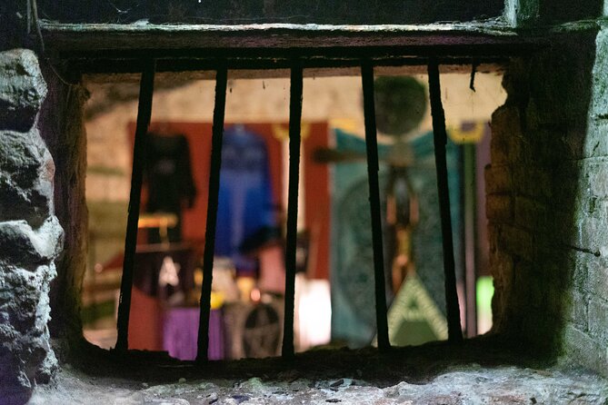 Underground Vaults Walking Tour in Edinburgh Old Town - The hour pacing: above-ground context before you go down