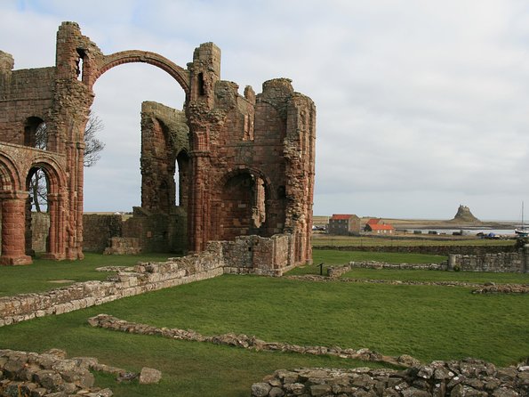 Viking Coast and Alnwick Castle Very Small Group Tour from Edinburgh - Who should book this Viking Coast and Alnwick day trip