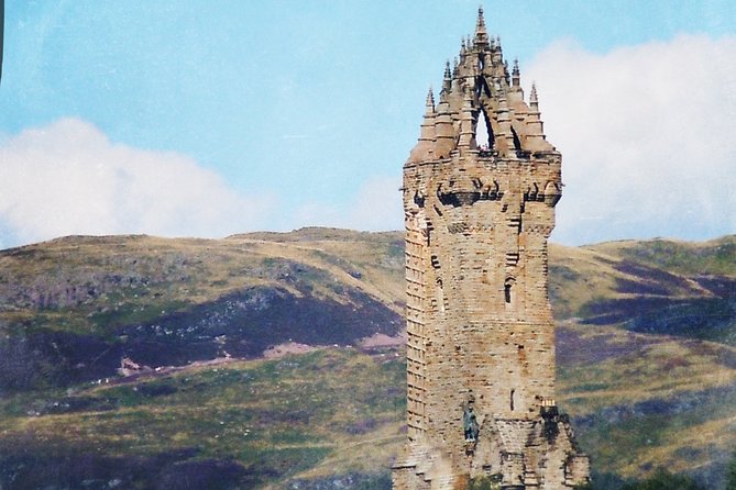 Warriors & Wilderness: Braveheart & Stirlingshire Day Trip - The Kelpies & The Helix: modern steel mythology by the River Carron