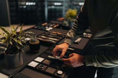 Watch Building Experience - Edinburgh - The small-group workshop feel (and why it matters)