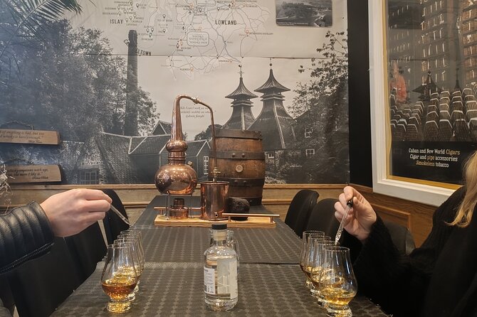 Whisky tasting experience - Entering Jeffrey Street Whisky and Tobacco: what this one-hour session is really like